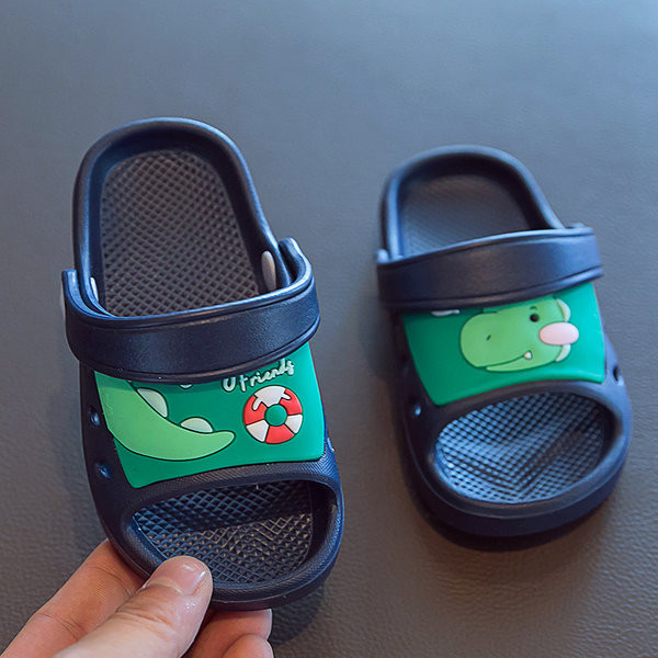 Ежедневни чехли с апликация и равна подметка-за момчета