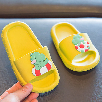 Színes krokodil rátéttel ellátott gyerekpapucs