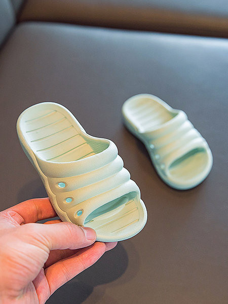 Летни гумени чехли изчистен модел