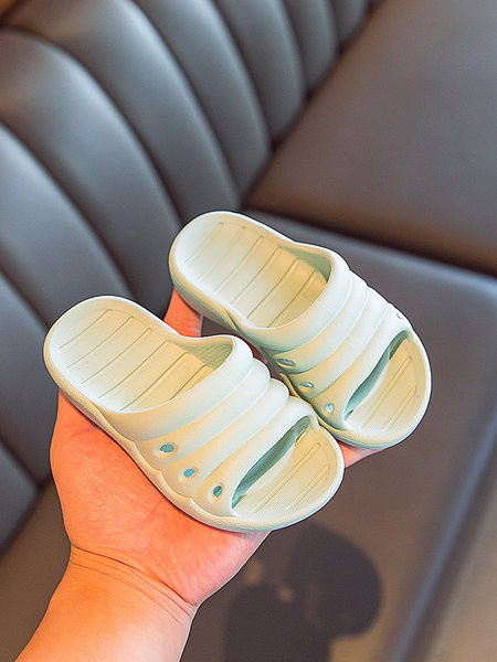 Летни гумени чехли изчистен модел