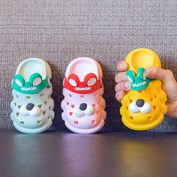 Гумени детски чехли с надписи и апликация 