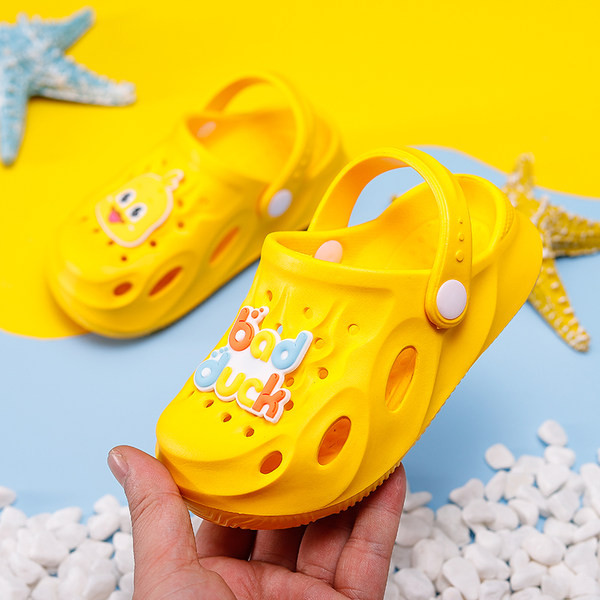 Детски ежедневни кроксове с апликация в три цвята