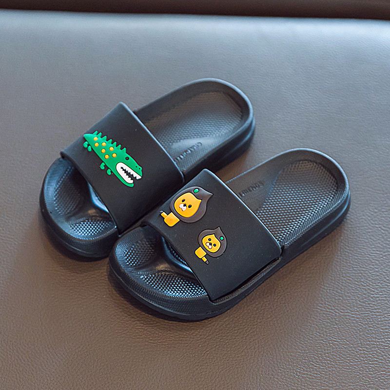 Детски гумени чехли с цветни апликации за момчета