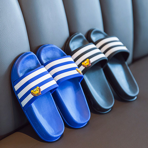 Летни чехли за момчета с апликация