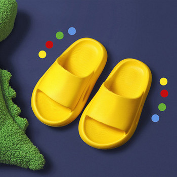 Детски ежедневни чехли в различни цветове подходящи за момчета