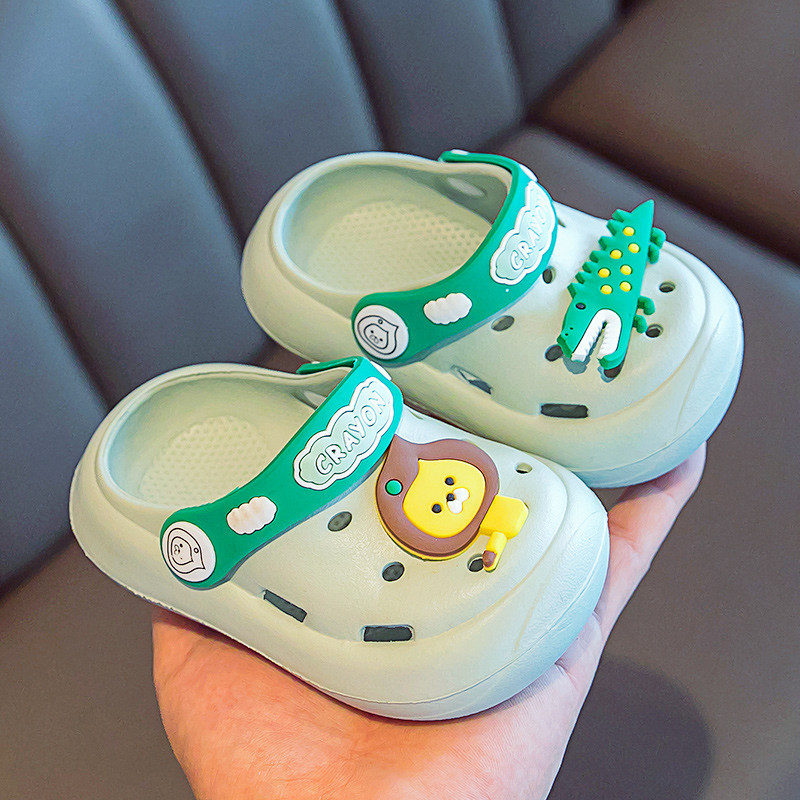 Нов модел детски кроксове с надпис и апликация