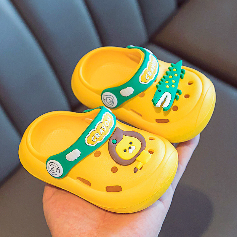 Нов модел детски кроксове с надпис и апликация