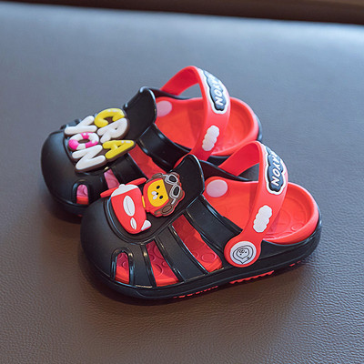 Crocs típusú gyerek gumipapucs színes felirattal