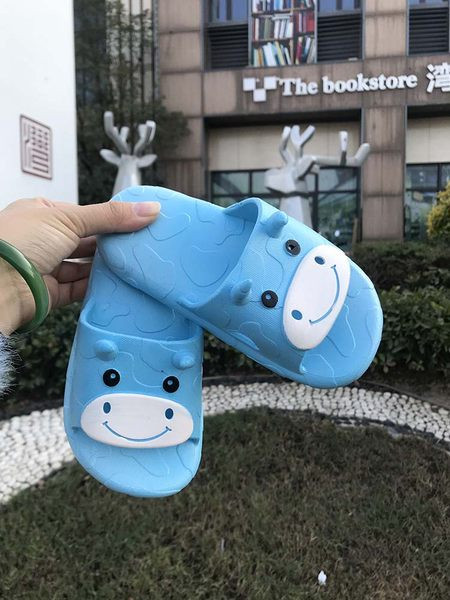 Dječje gumene papuče s ravnim potplatom i 3D elementom za djevojčice i dječake