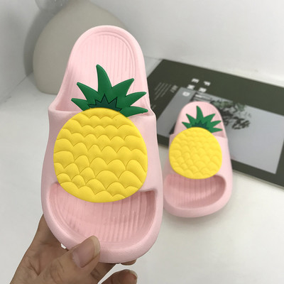 Szilikon gyerekpapucs 3D elemmel és lapos talppal