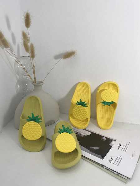 Детски силиконови чехли с 3D елемент и равна подметка