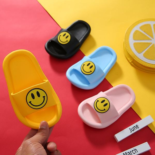 Детски неплъзгащи се чехли с апликация за момчета и момичета