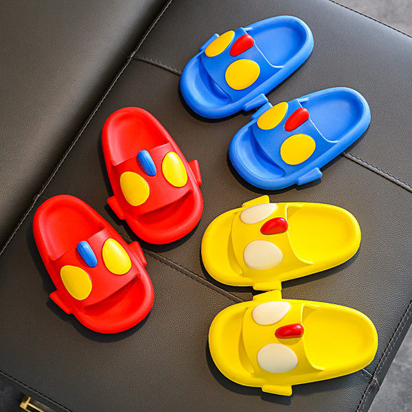 Дамски гумени чехли с апликация в няколко цвята