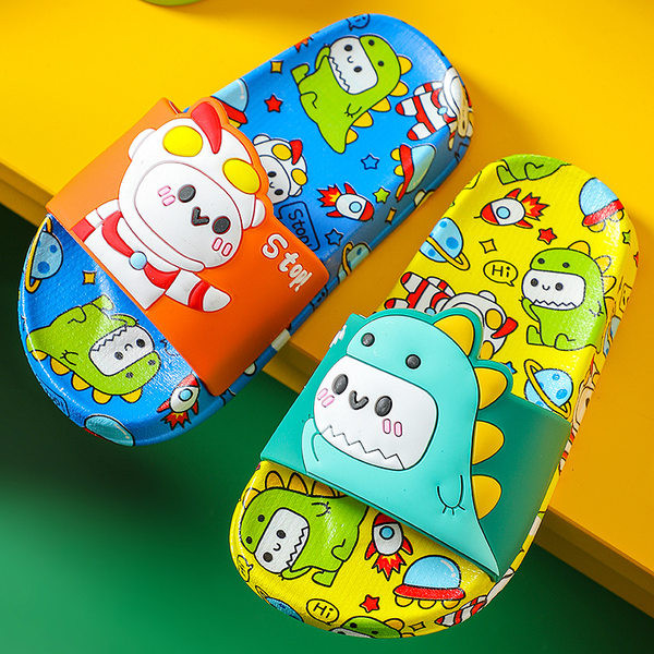 Ежедневни чехли с 3D елементи за момчета