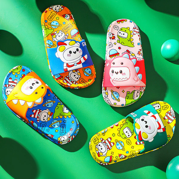 Ежедневни чехли с 3D елементи за момчета