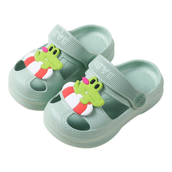 Детски гумени чехли със изрязани части