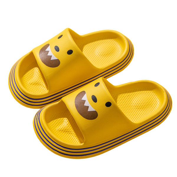 Dječje papuče s ravnim potplatom i aplikacijom za dječake