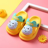 Παιδικά crocs με τρισδιάστατο στοιχείο - μοντέλο unisex