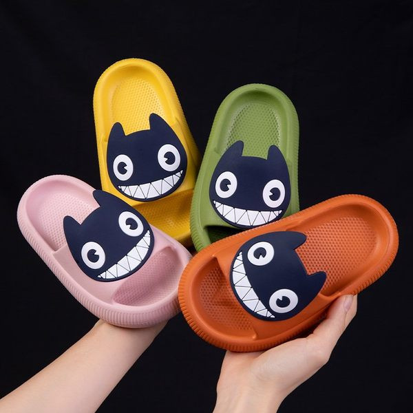 Ежедневни детски чехли с 3D елемент и равна подметка за момчета