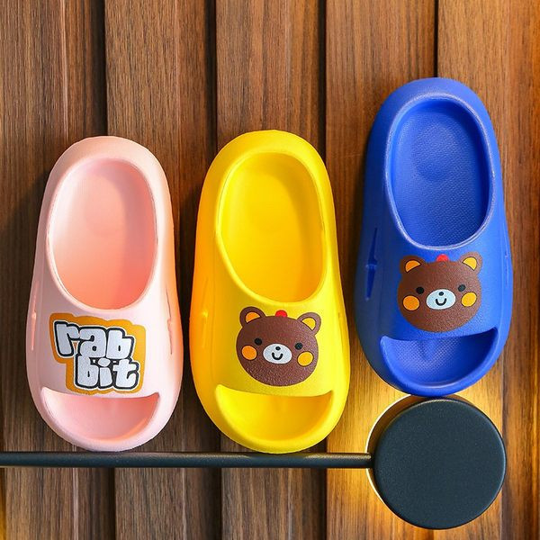 Ležerne dječje gumene papuče za dječake s aplikacijom