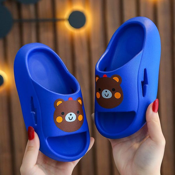 Ležerne dječje gumene papuče za dječake s aplikacijom
