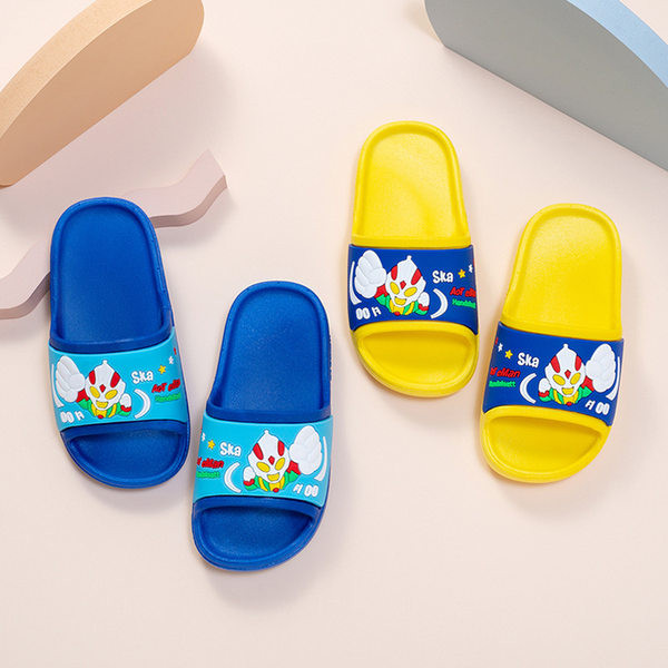 Детски чехли за момчета с цветна апликация