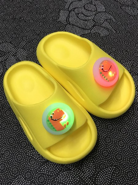 Детски ежедневни чехли с апликация в три цвята