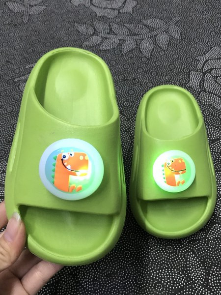 Детски ежедневни чехли с апликация в три цвята