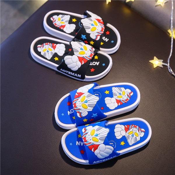 Детски чехли за момчета с цветна апликация в два цвята