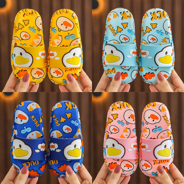 Летни момчешки чехли с цветна щампа