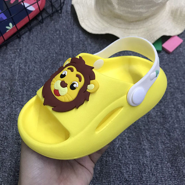 Нов модел детски чехли с апликация в три цвята