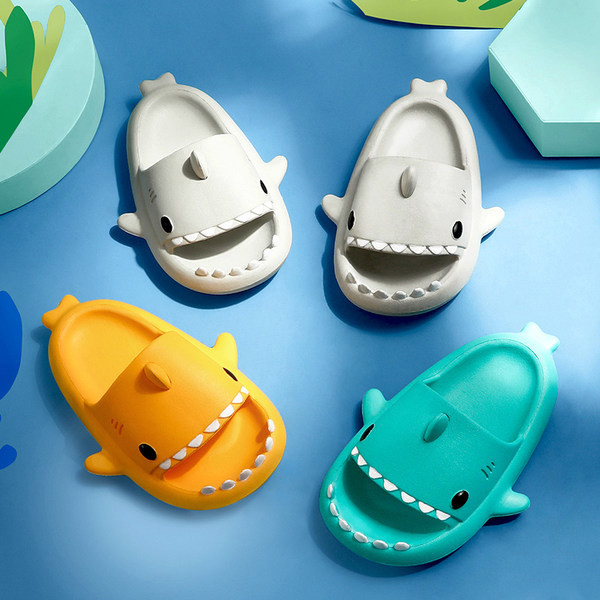 Детски гумени чехли с 3D елемент за момчета и момичета