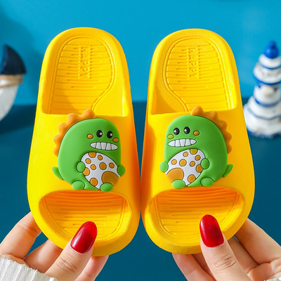 Детски гумени чехли с цветна апликация за момчета 
