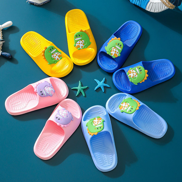 Детски гумени чехли с цветна апликация за момчета 