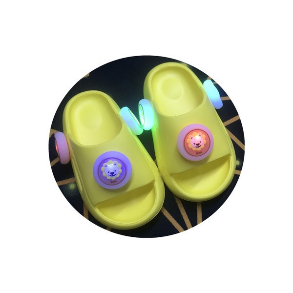 Детски гумени светещи чехли в три цвята