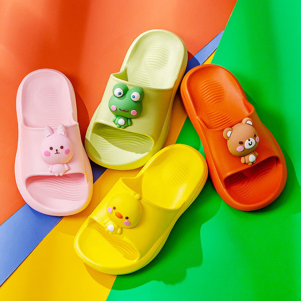 Dječje papuče s raznim 3D elementima