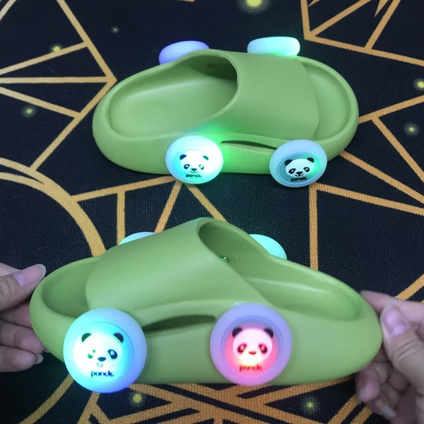 Гумени детски чехли с равна подметка в три цвята