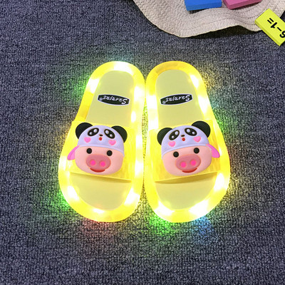 Gyerek mindennapi világító papucs 3D elemmel