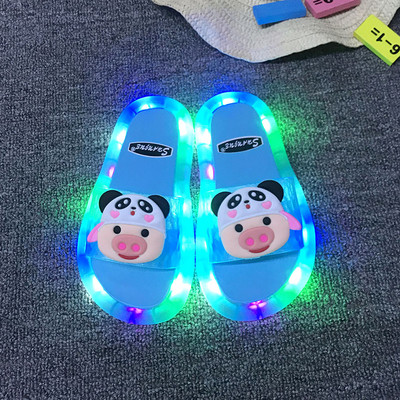 Gyerek mindennapi világító papucs 3D elemmel