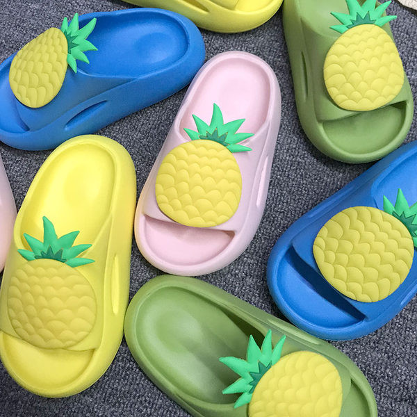 Детски ежедневни чехли с апликация и равна подметка в четири цвята