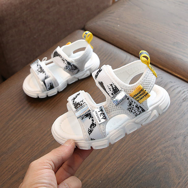 Детски сандали за момчета и момичета с лепенки