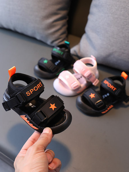 Детски сандали с равна подметка подходящи за момичета и момчета - светещи