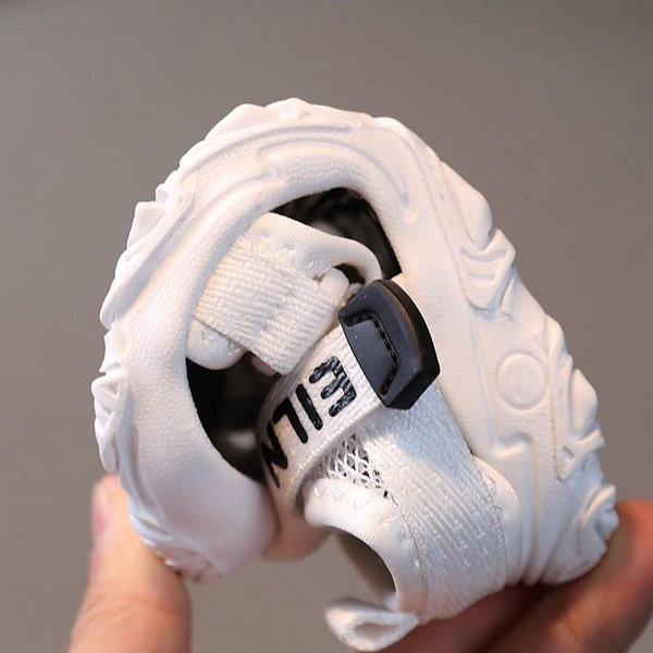 Детски сандали с надпис и мрежа в бял и черен цвят 