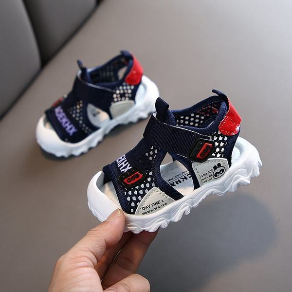 Ежедневни детски сандали с  мрежа и лепенки