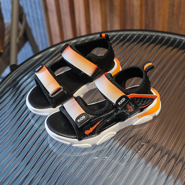 Детски ежедневни сандали с равна подметка и лепенки