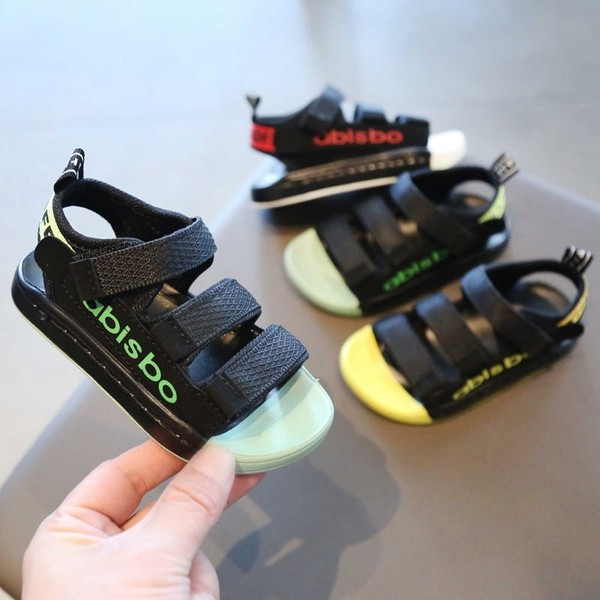 Детски сандали подходящи за момчета с надпис 