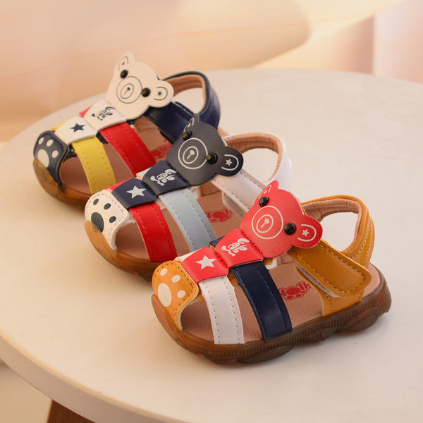 Детски кожени сандали с равна подметка и  лепенки