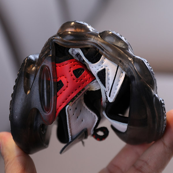 Dječje sandale od eko kože sa natpisima i čičkom