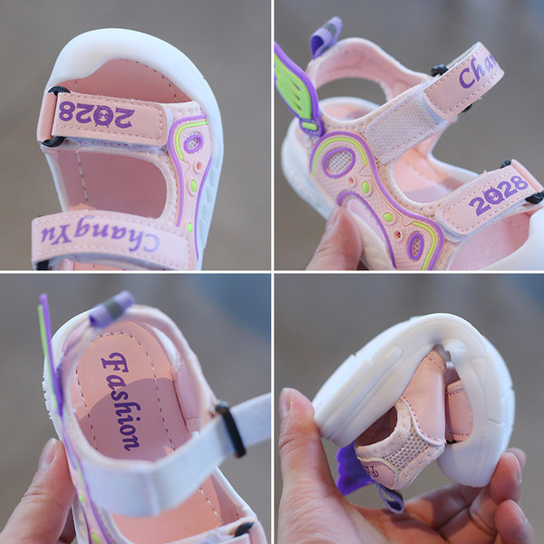 Детски сандали  с 3D елемент и равна подметка 