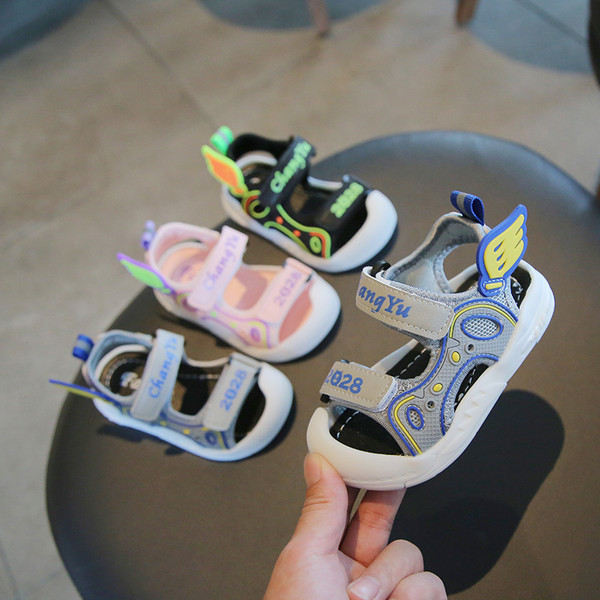 Детски сандали  с 3D елемент и равна подметка 